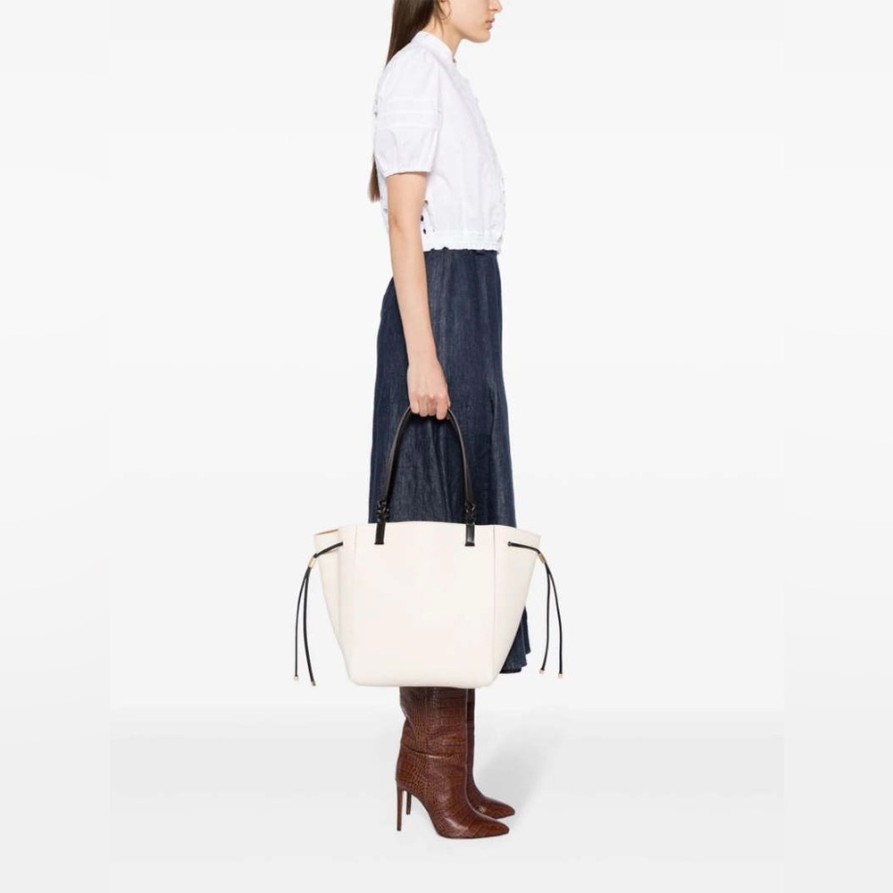 Elegant Cream Tote Bag - Picture 2 of 14